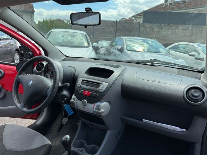 Peugeot 107  1.0e 12V 68ch BLUE LION Urban ROUGE de 2008