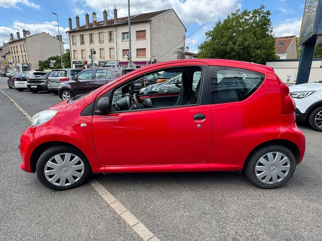 Peugeot 107  1.0e 12V 68ch BLUE LION Urban ROUGE de 2008