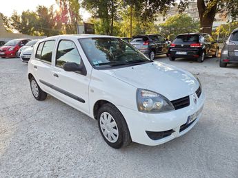  Voir détails -Renault Clio II Ph. 2 Campus à  Les Pennes-Mirabeau (13)