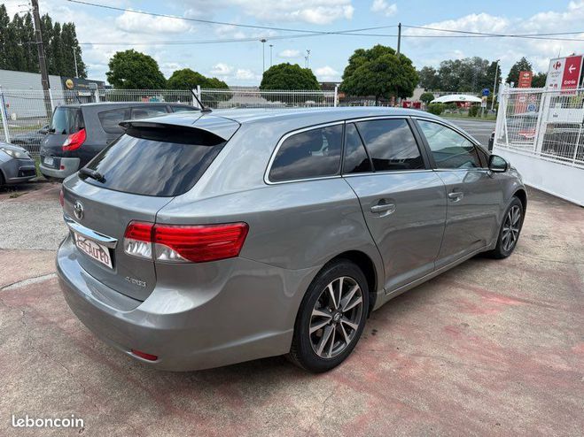 Toyota Avensis 2,0 d4d 125cv 1ere main  de 2015