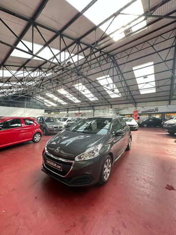  Voir détails -Peugeot 208 1.2i PureTech 12V - 82 BERLINE Active PH à Bthune (62)