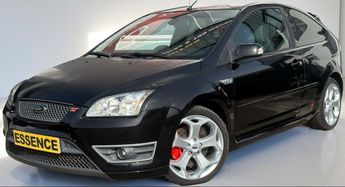  Voir détails -Ford Focus ST - 2.5 TURBO - 225ch - MK2   CLIM   12 à Thiers (63)