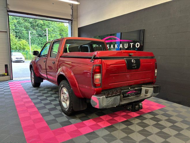 Nissan Navara 2.5 dCi 144 ch King Cab Sport 4x4/1re M Rouge de 2005