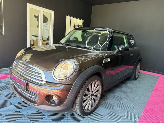 Mini One 2 (R56) LCI Cooper 1.6 i 16V 122 cv MAYF Marron de 2012
