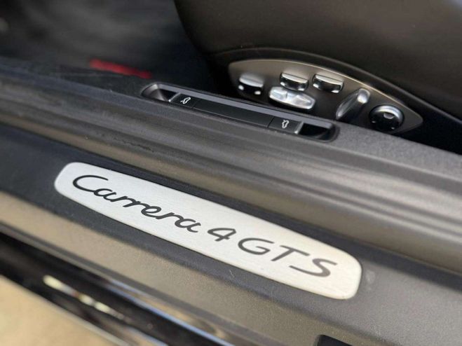 Porsche 911 Carrera 4 Cabriolet 3.0i 450 GTS PDK Noir de 2017