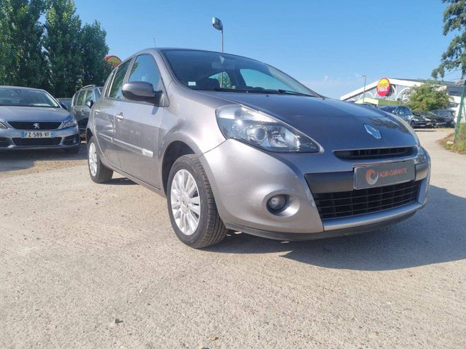 Renault Clio III (B/C85) 1.2 16v 75ch TomTom 5p INC. de 2010