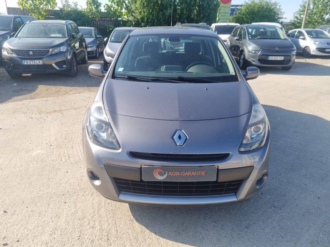 Renault Clio III (B/C85) 1.2 16v 75ch TomTom 5p INC. de 2010