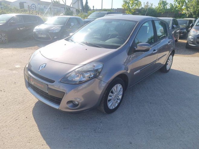 Renault Clio III (B/C85) 1.2 16v 75ch TomTom 5p INC. de 2010
