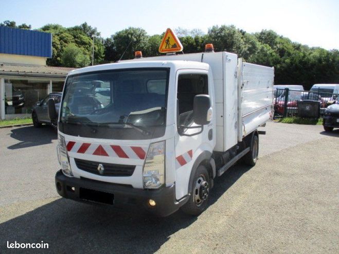 Renault Maxity 17990 ht 3.0 130cv benne coffre rehausse  de 2017
