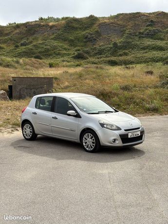  Voir détails -Renault Clio 3 Tomtom à Outreau (62)
