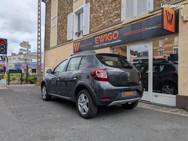 Dacia Sandero STEPWAY 0.9 TCE 90 NAVY Gris de 2016