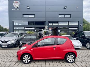  Voir détails -Peugeot 107 1.0 68 ch 12v Blue Lion Urban à Nouvoitou (35)