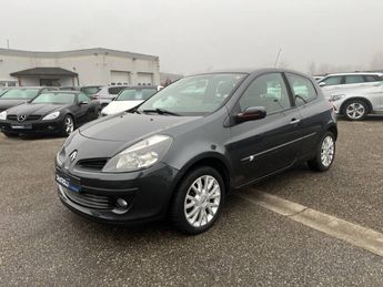  Voir détails -Renault Clio III 1.6 i 90ch 5Places Clim KIT EMBRAYAG à Entzheim (67)