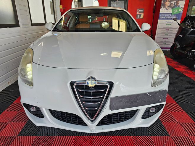 Alfa romeo Giulietta 1.6 jtdm 195002 KMS Blanc de 2010
