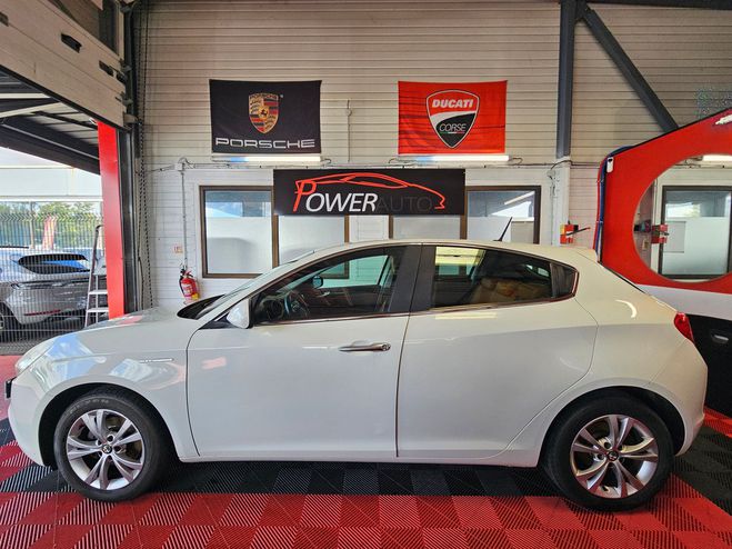 Alfa romeo Giulietta 1.6 jtdm 195002 KMS Blanc de 2010