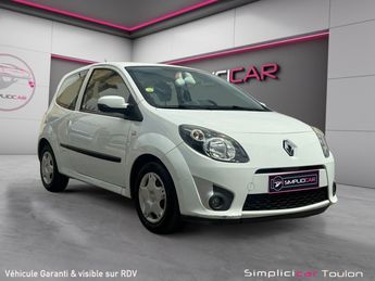  Voir détails -Renault Twingo II 1.2 lev 16v 75 114g eco2 walkman euro à  La Farlde (83)