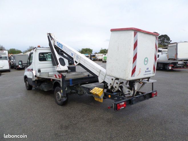 Iveco Daily 35990 ht nacelle CTE B18HV 18m  de 2020