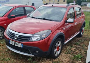  Voir détails -Dacia Sandero Stepway 1.6i 85ch (6 cv) 8V - BVM5 - 5 P à Thiers (63)