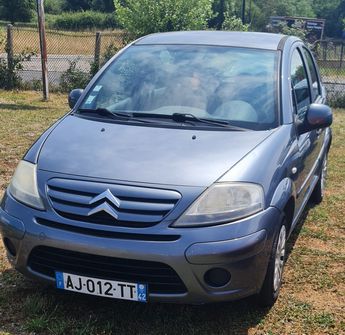  Voir détails -Citroen C3 - 1.1i 60ch 8V (4 cv) 8V - BVM5 - 5 Port à Thiers (63)