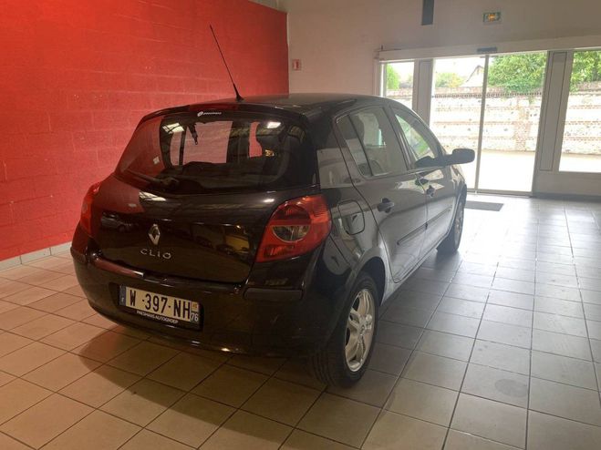 Renault Clio III 1.2 16v 75ch Expression 5p NOIR de 2008