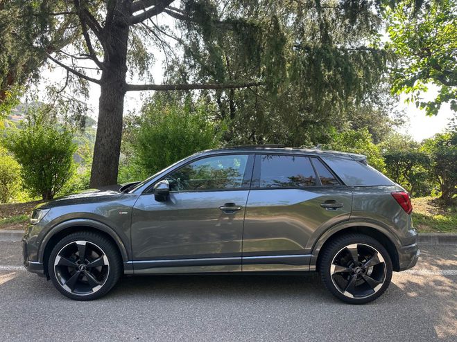 Audi Q2 S-TRONIC S-LINE Gris fonc de 2017