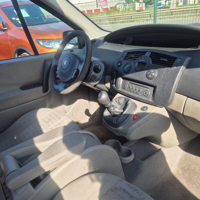 Renault Grand Scenic II 1.9 DCI 120 CONFORT AUTHENTIQUE 7PL Noir de 2004