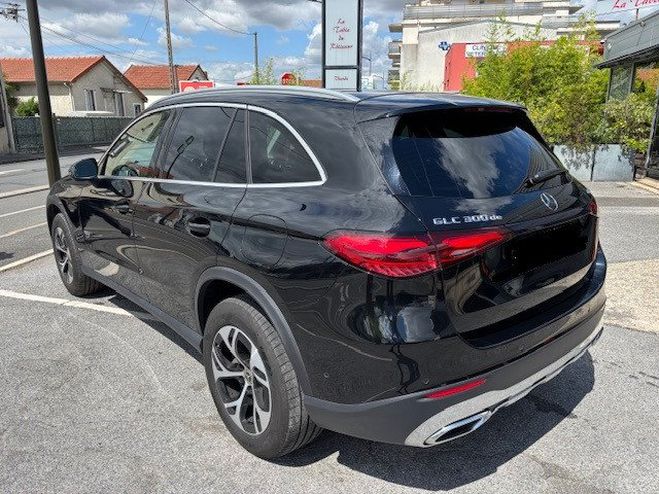 Mercedes GLC 300 DE AVANTGARDE 4 MATIC NOIR METAL de 2023