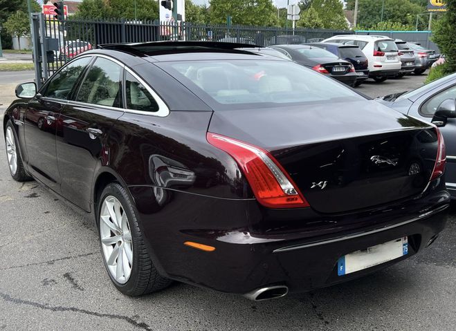 Jaguar XJ 351 II LUXE 3.0 V6 275 Cv INTERIEUR CUIR Bordeaux de 2010