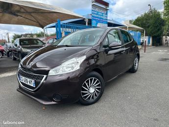  Voir détails -Peugeot 208 5 portes clim cran 99mkms CRIT AIR 1 à Montfermeil (93)