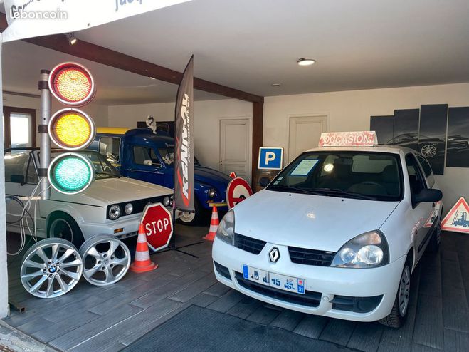Renault Clio II (2) 1.5 dci 65 Authentique Socit 3  Blanc de 2009