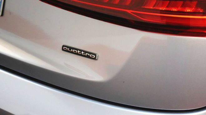 Audi Q3 2.0 TDI 150CH AMBIENTE QUATTRO S TRONIC  Gris de 2016