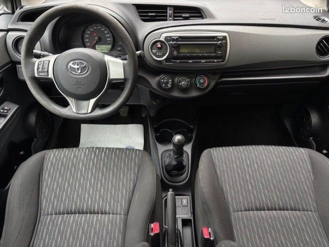 Toyota Yaris iii 69 vvt-i active 5p Blanc de 2012