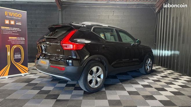 Volvo XC40 2.0 D3 150 MOMENTUM 2WD CARPLAY Noir de 2020