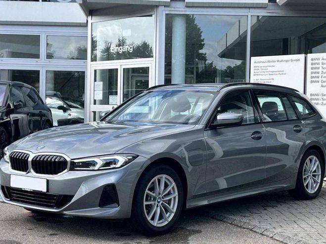 BMW Serie 3 touring 330e xDrive - BVA G21 LCI Busine Gris fonc de 2024