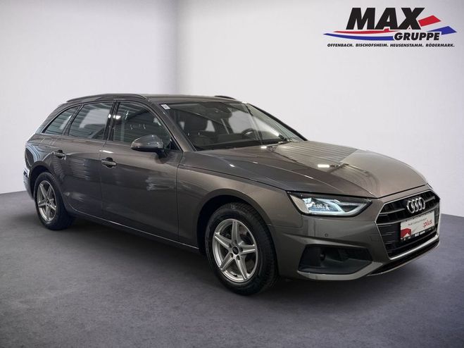 Audi A4 Avant 35 TFSI S TRONIC LED AHK NAVI Gris Mtallise de 