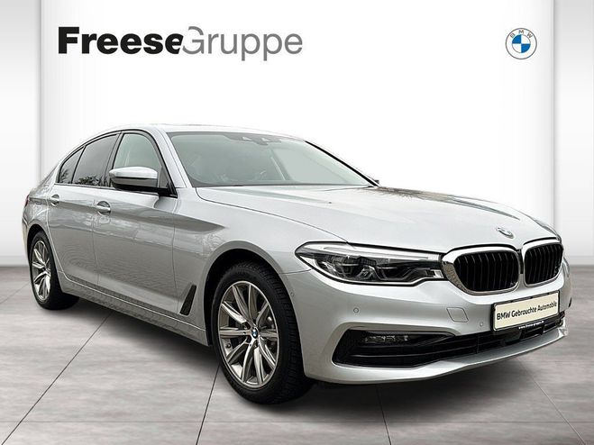 BMW Serie 5 530e Limousine Sport Line Head Up HiFi Noir Mtallise de 