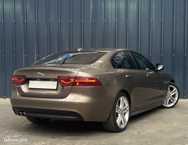 Jaguar XE 2.0D 180 R-Dynamic SE Garantie 1 An Parf  de 2015