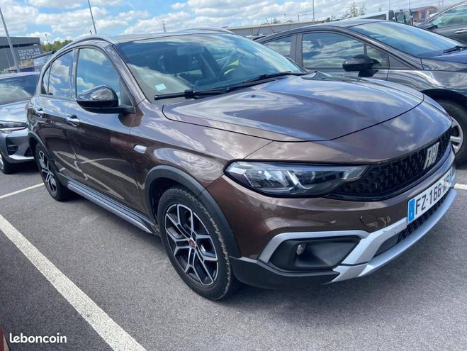Fiat Tipo Cross 1.0 FireFly Turbo 100ch S-S Plus G Marron de 2021