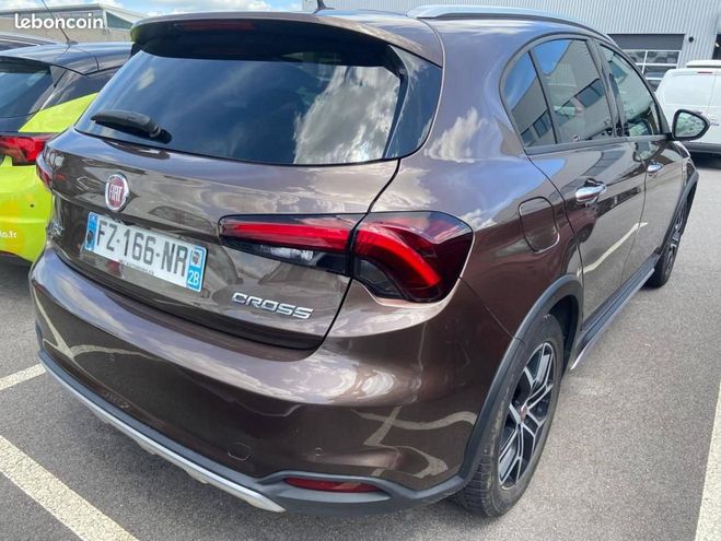 Fiat Tipo Cross 1.0 FireFly Turbo 100ch S-S Plus G Marron de 2021