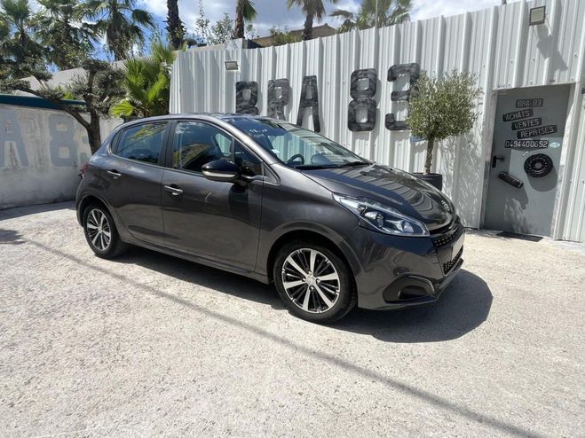 Peugeot 208 1.2i PureTech 12V - 82 BERLINE Active PH INC. de 2017