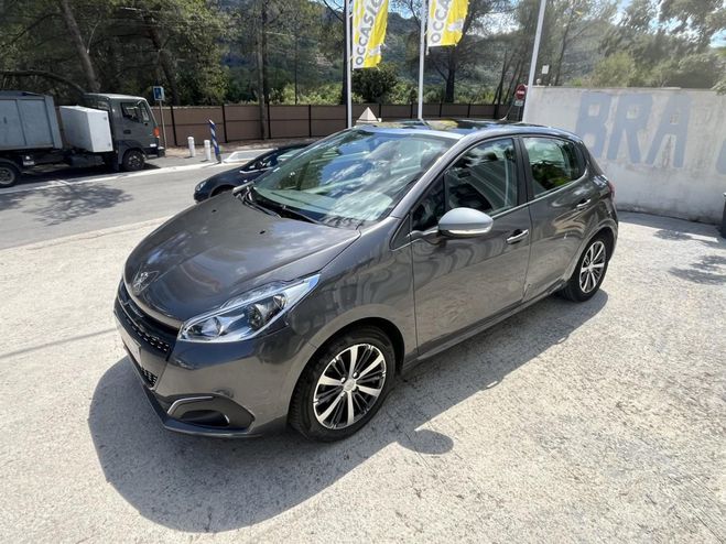 Peugeot 208 1.2i PureTech 12V - 82 BERLINE Active PH INC. de 2017