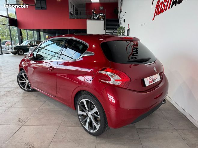 Peugeot 208 1.6 e-HDi S&S 115cv FELINE-2013 Rouge de 2013