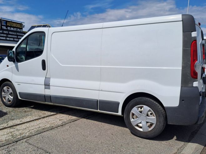 Opel Vivaro A Fourgon Phase 2 2.5 CDTI court 145 cv BLANC de 2007