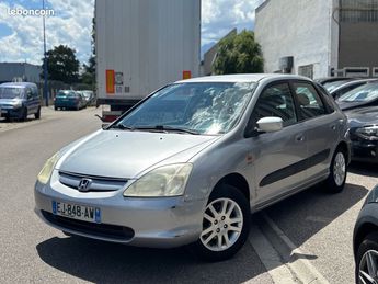  Voir détails -Honda Civic 1.6I ess 110ch LS 5p à Saint-Martin-d'Hres (38)