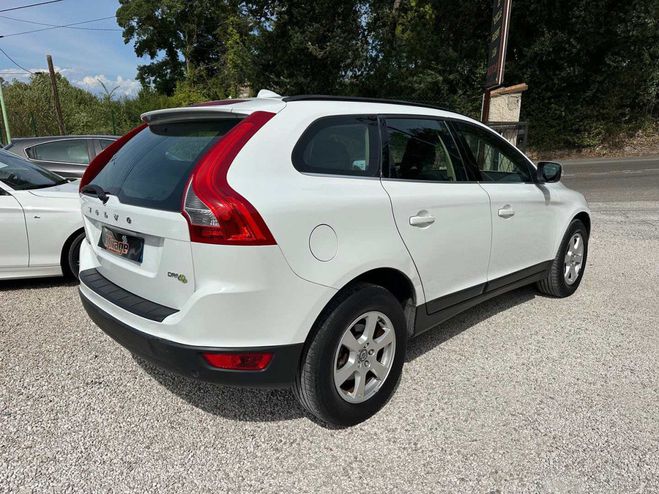 Volvo XC60 D3 DRIVE 163 MOMENTUM BLANC de 2012