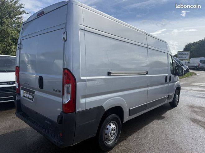 Peugeot Boxer FG 335 L3H2 2.2 HDI 130 PACK CD CLIM Gris de 2015