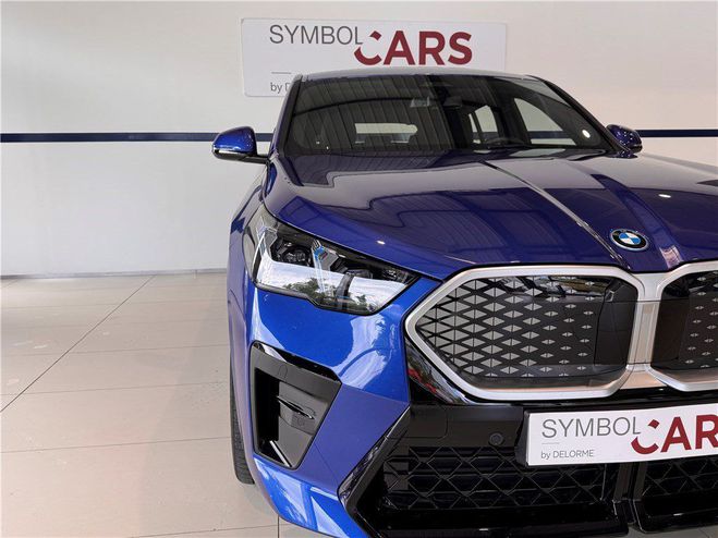 BMW iX2 M Sport eDrive20 204ch BVA Bleu de 2024