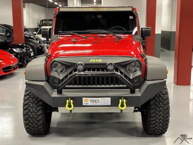 Jeep Wrangler Unlimited Sahara 2.8 crd 200cv Vermell  de 2015