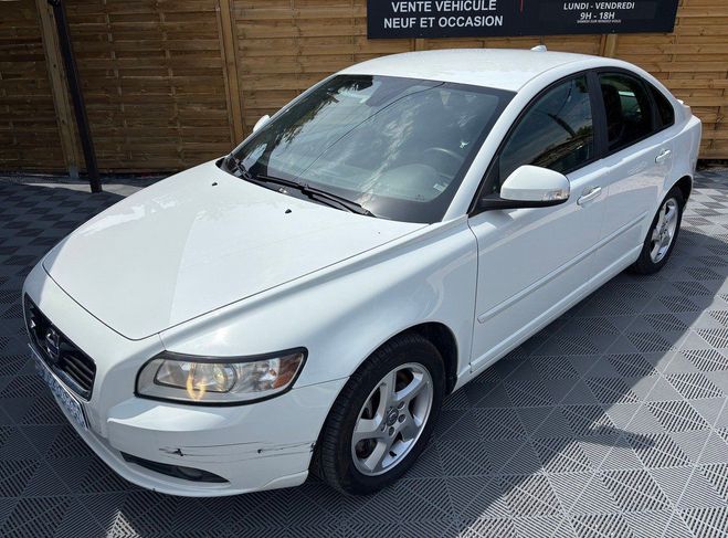 Volvo S40 II 2.0D D3 150ch Kinetic Geartronic Blanc Mtallis de 2011