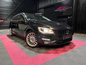  Voir détails -Volvo V60 plug-in hybrid d6 awd 215 68 ch r-design à Douai (59)